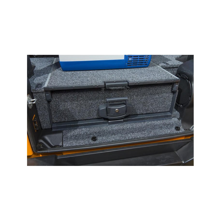 JK 4 DOOR PLASTIC & SUB WOOFER