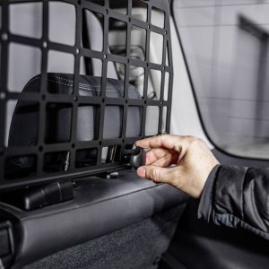 Movable cargo barrier Bison Gear