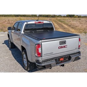 Hard tri-fold flip up bed cover Rough Country 6'