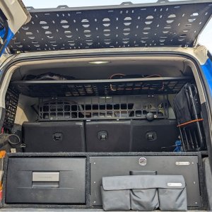 Movable cargo barrier Bison Gear