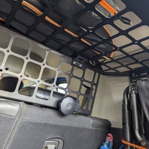 Movable cargo barrier Bison Gear