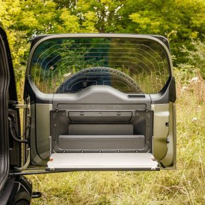 Drop-down tailgate table Bison Gear