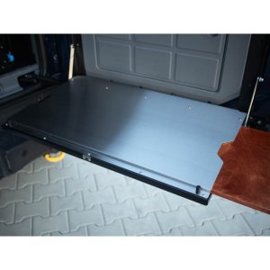 Drop-down tailgate table Bison Gear