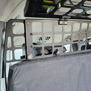 Movable cargo barrier Bison Gear