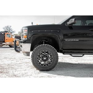 Front and rear fender flares Rough Country Pocket