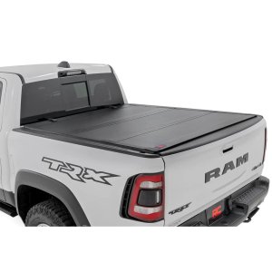 Hard tri-fold flip up bed cover Rough Country 5'7"