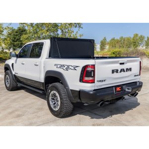 Hard tri-fold flip up bed cover Rough Country 5'7"