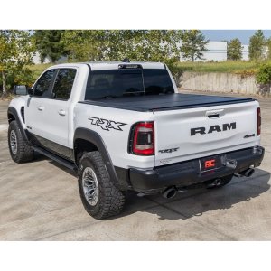Hard tri-fold flip up bed cover Rough Country 5'7"