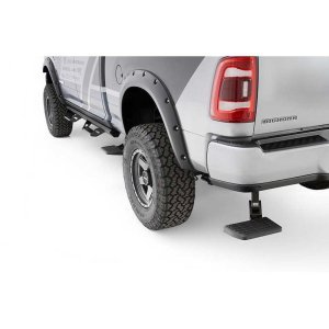 Retractable bumper step RealTruck AMP