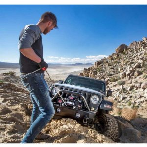 Winch with synthetic rope 8000 lbs Warn VR EVO 8-S