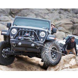Winch with synthetic rope 8000 lbs Warn VR EVO 8-S