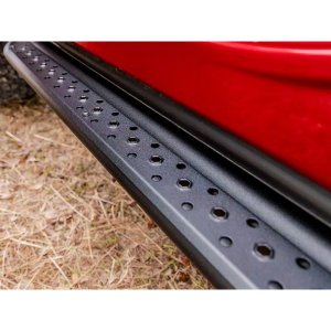 Side steps Go Rhino Dominator Xtreme DSS