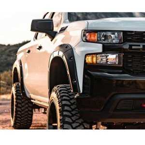Front and rear fender flares Rough Country Defender Pocket