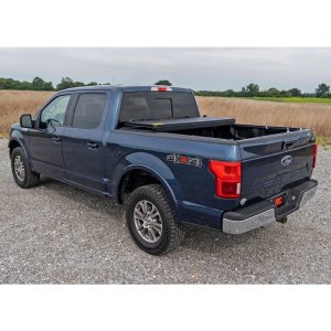 Hard bed cover tri-fold low profile Rough Country 5'7"