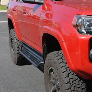 Side steps Go Rhino Dominator Xtreme D1