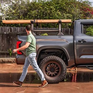 Bed rack RealTruck TruXedo Elevate